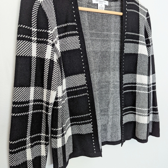 Liz Claiborne Petite Plaid Academia Cropped Cardigan Sweater - Picture 4 of 9